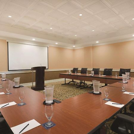 Hilton Los Angeles/San Gabriel Εξωτερικό φωτογραφία