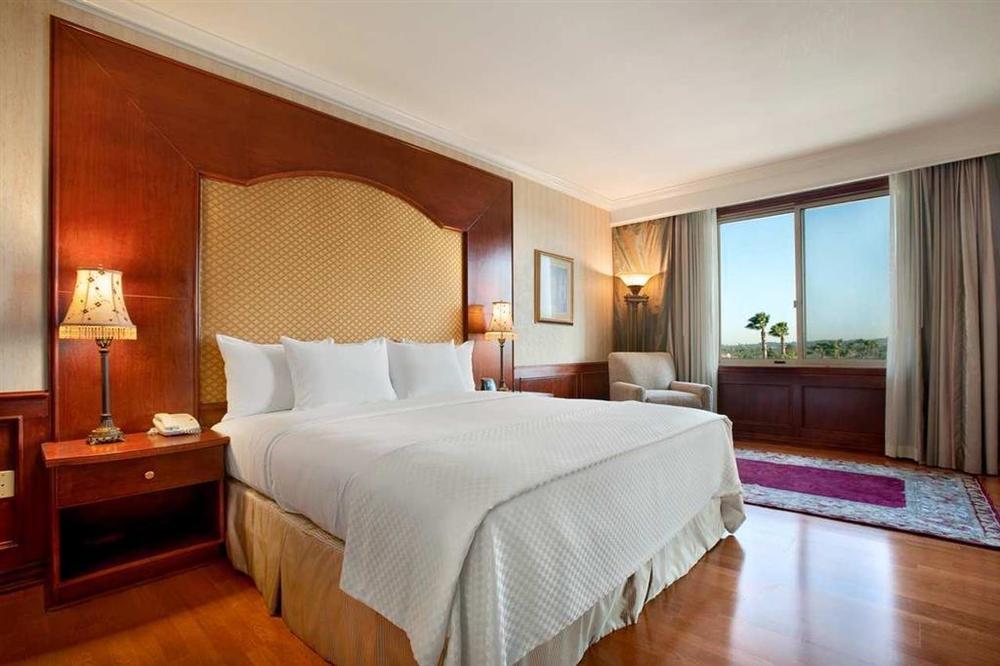 Hilton Los Angeles/San Gabriel Δωμάτιο φωτογραφία