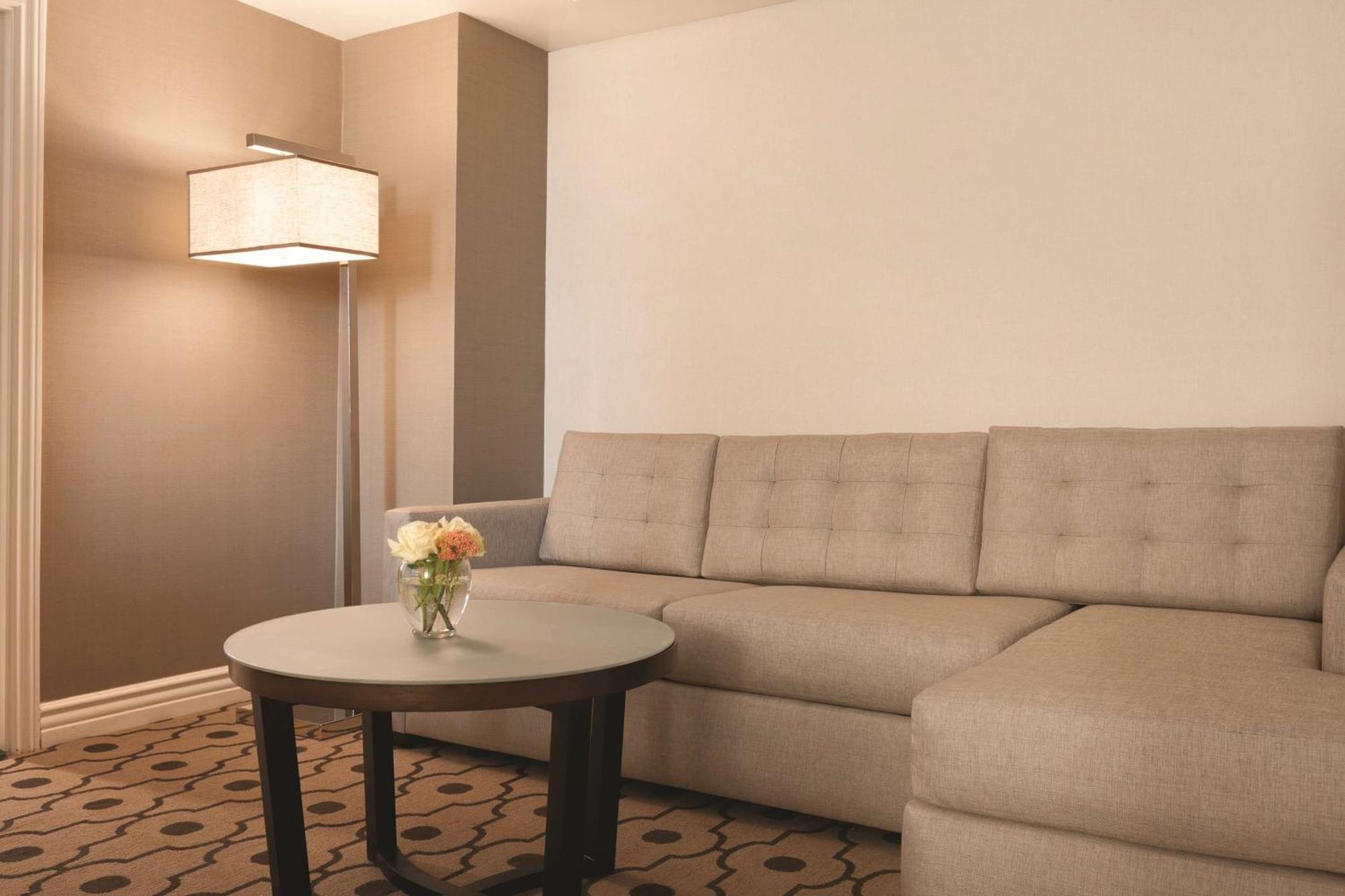 Hilton Los Angeles/San Gabriel Εξωτερικό φωτογραφία